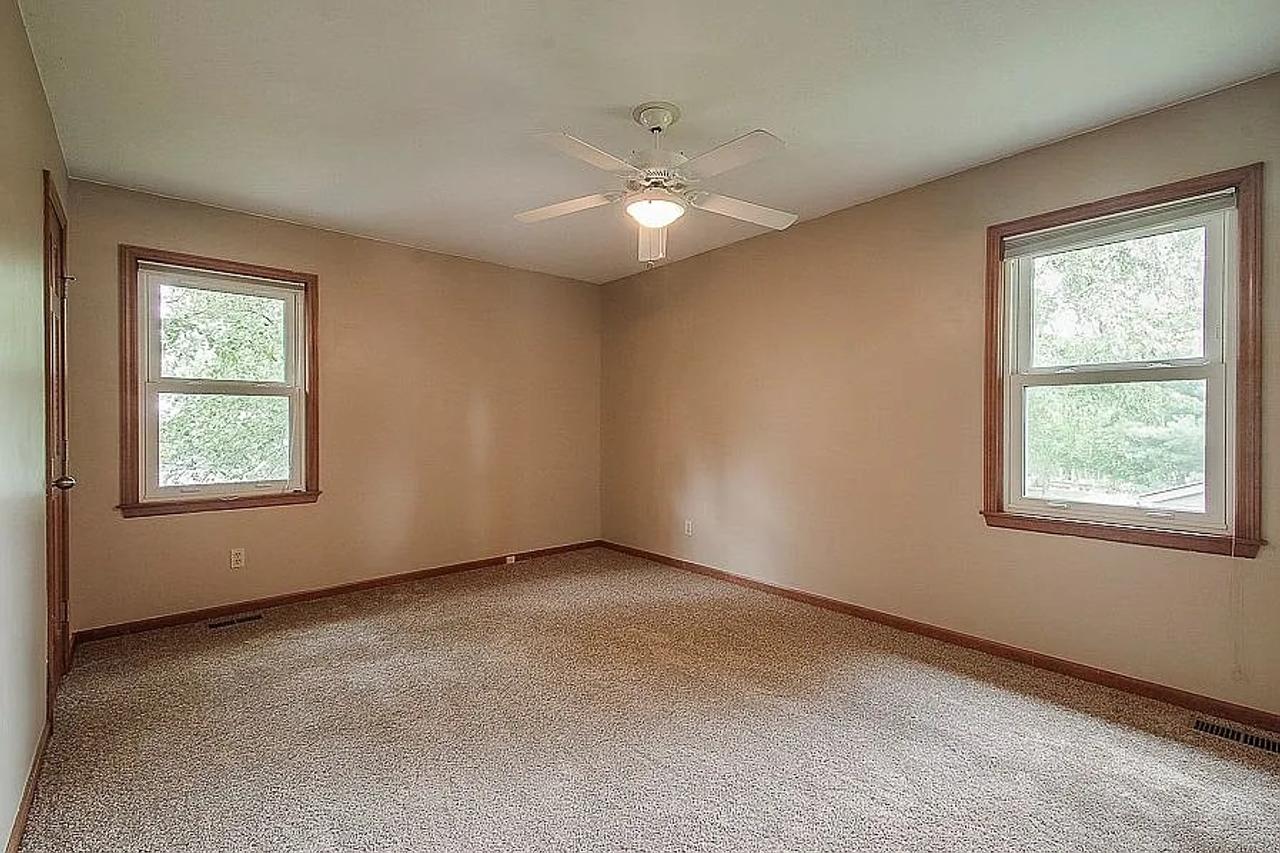 Profile photo 7 of 7