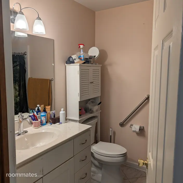 Room for rent in Easton, PA $800, townhouse