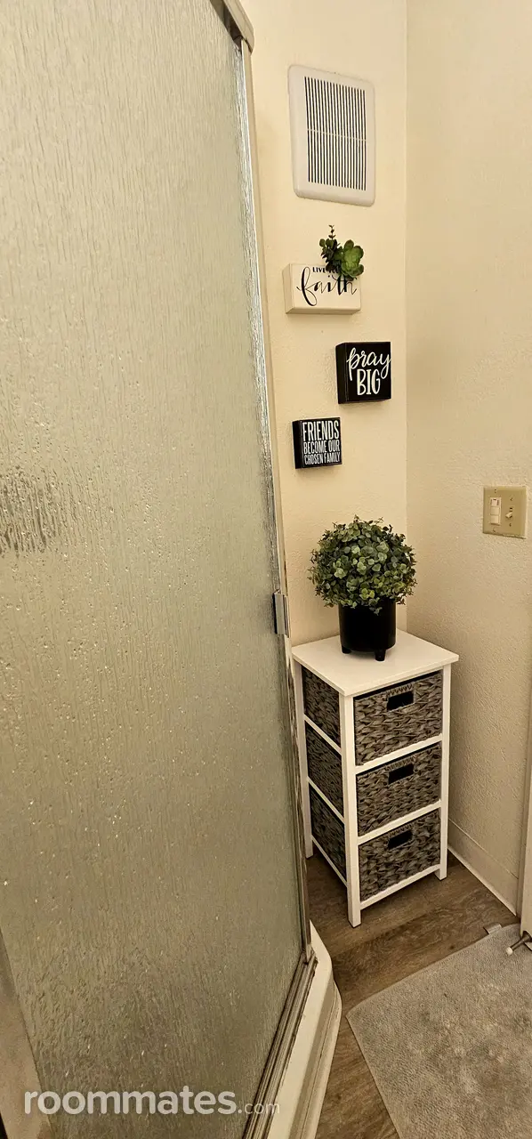 Profile photo 8 of 11