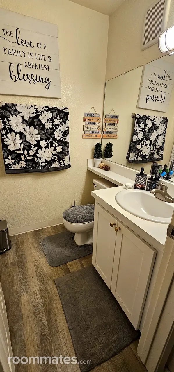 Profile photo 5 of 11