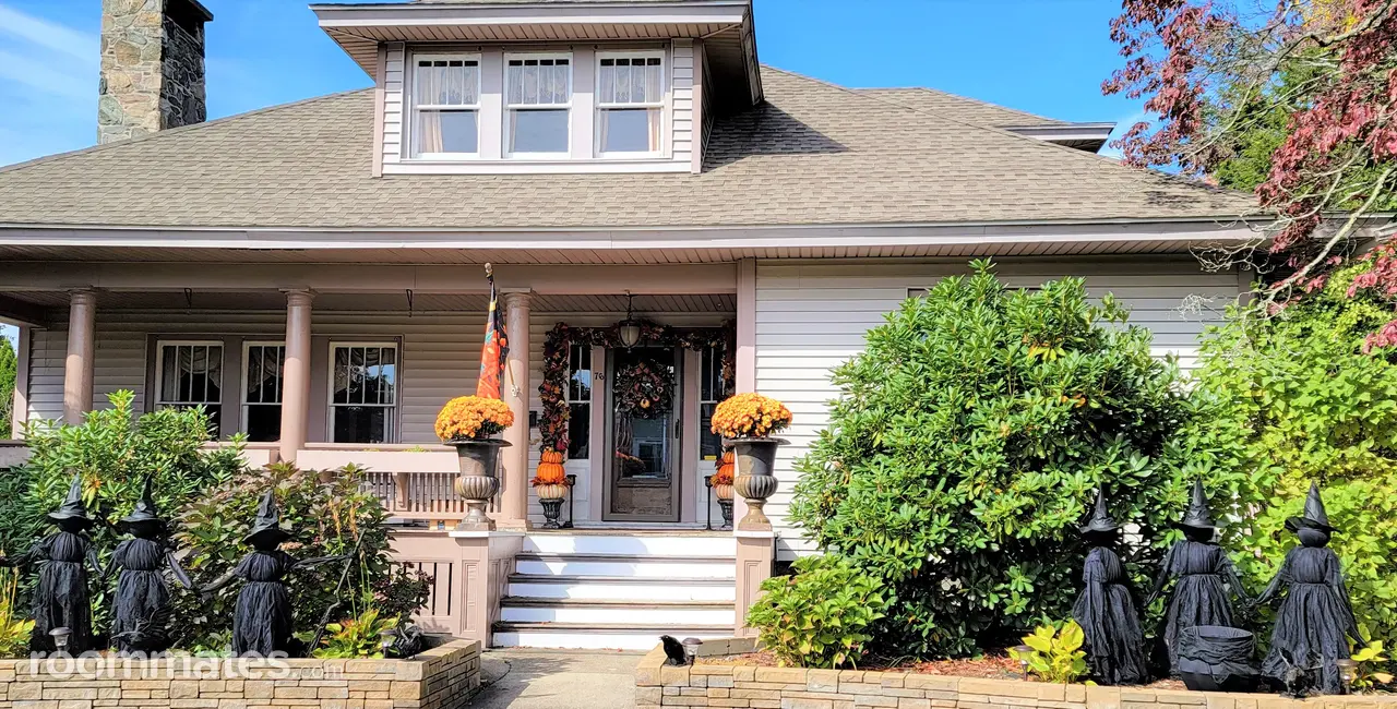 Profile photo 6 of 9