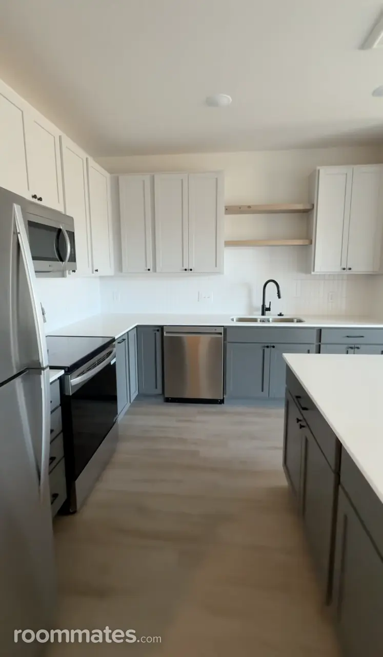 Profile photo 3 of 9