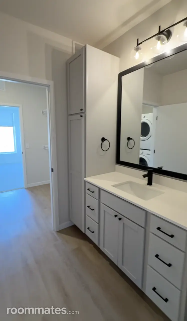 Profile photo 6 of 9