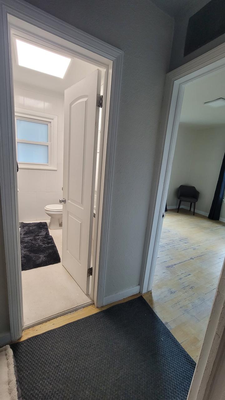 Profile photo 9 of 18