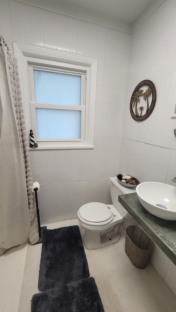 Profile photo 3 of 18