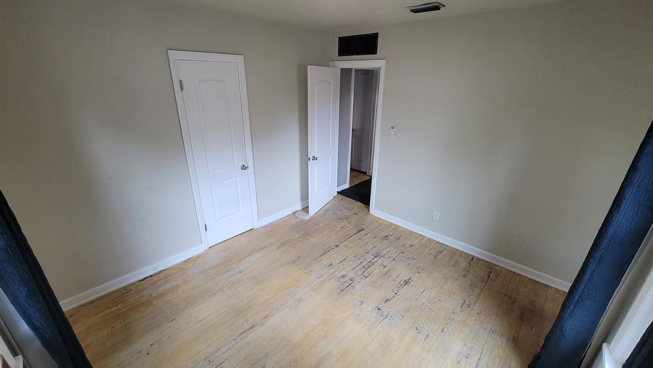 Profile photo 2 of 18