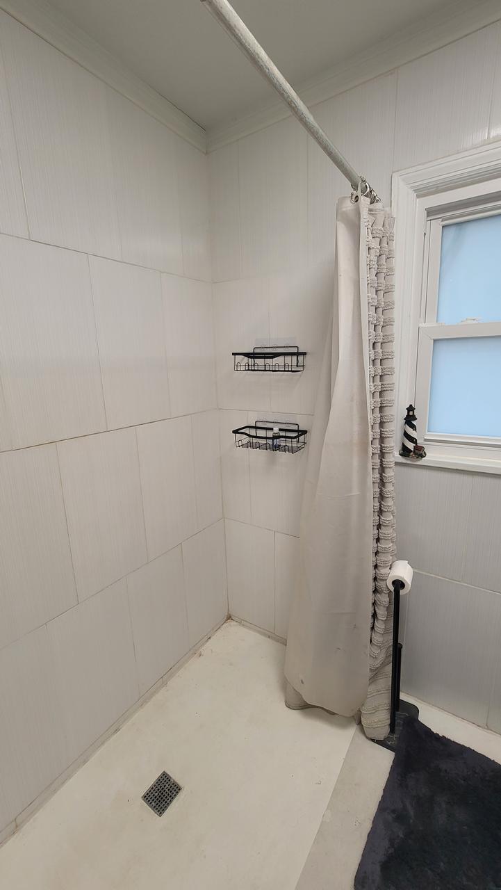 Profile photo 7 of 18