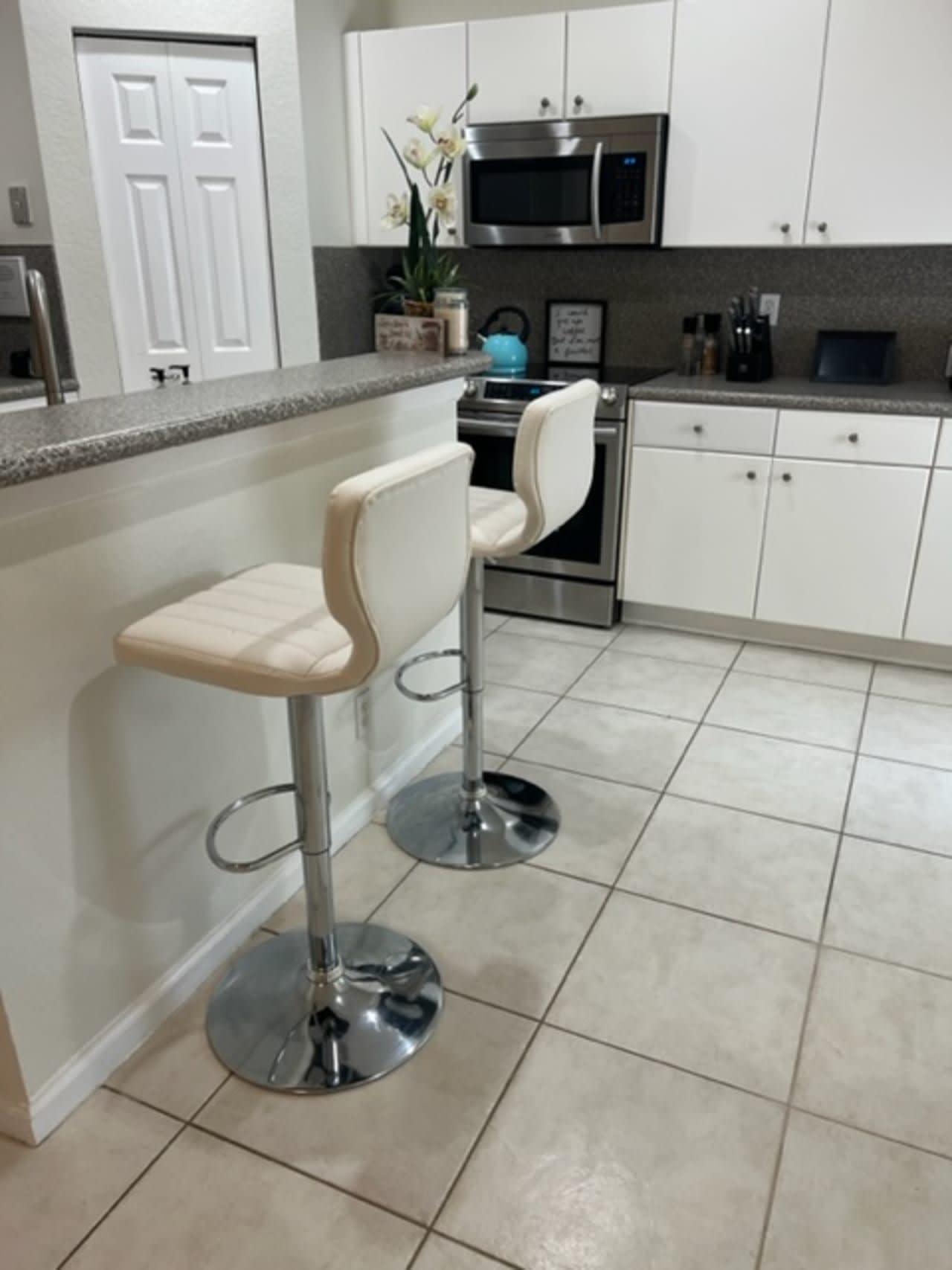 Profile photo 7 of 15