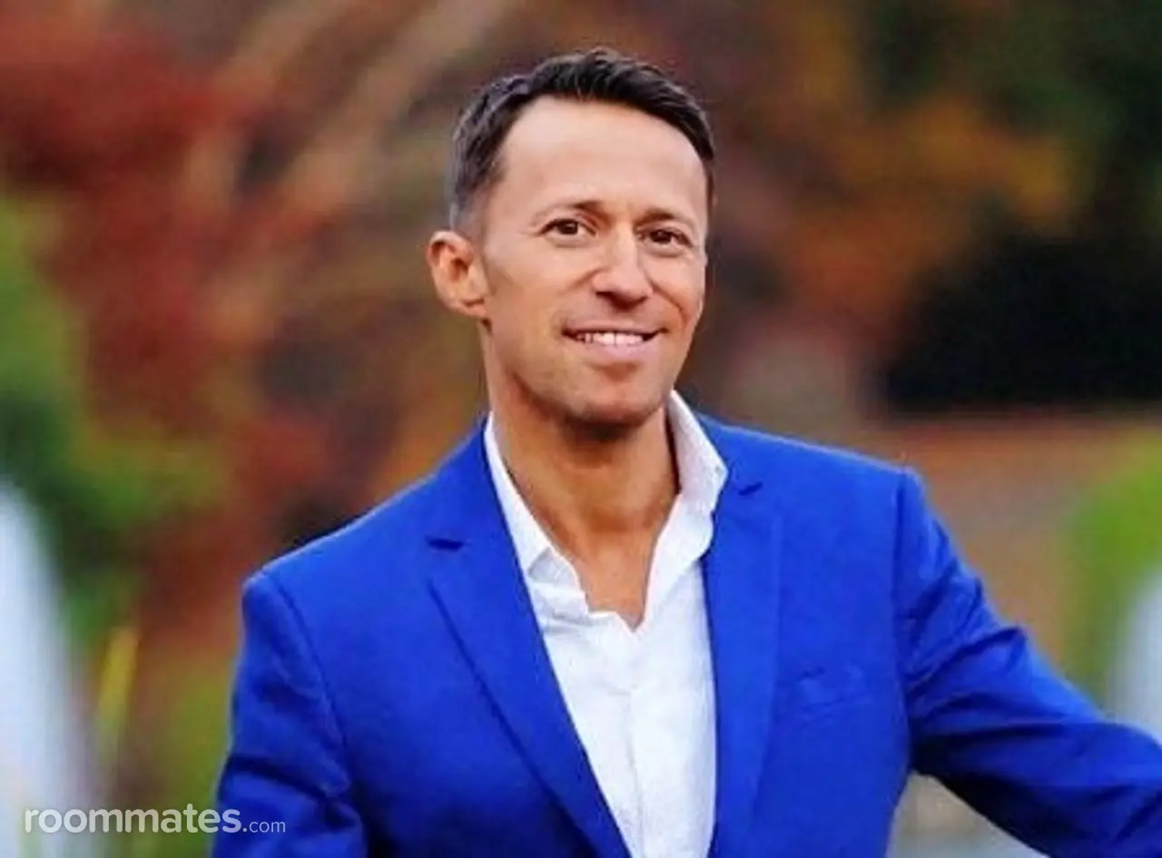 Profile photo 1 of 4