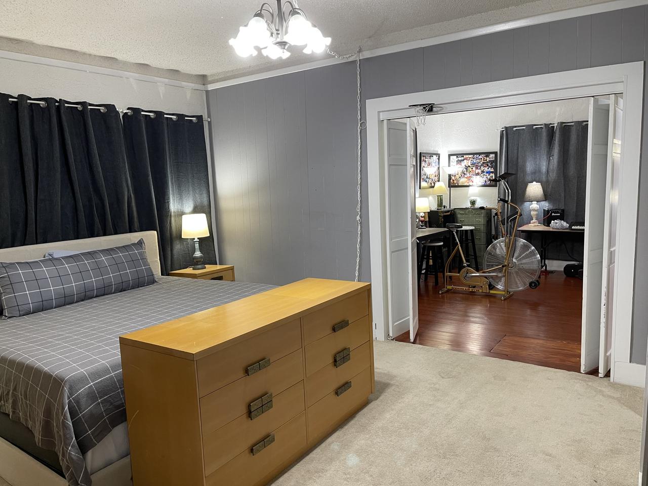 Profile photo 2 of 11