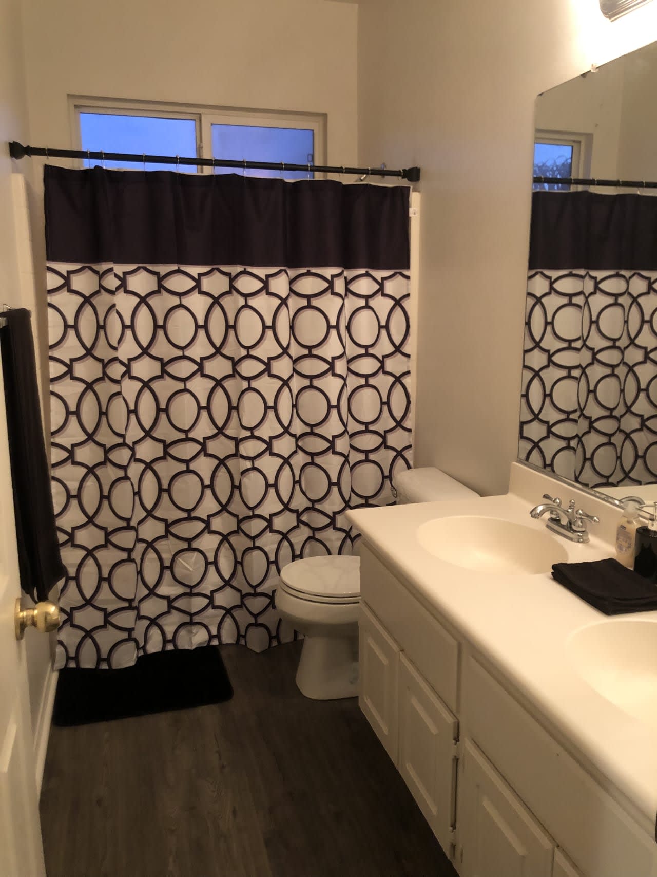 Profile photo 7 of 10