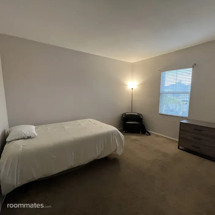 Room for rent in Moreno Valley, CA $800, house