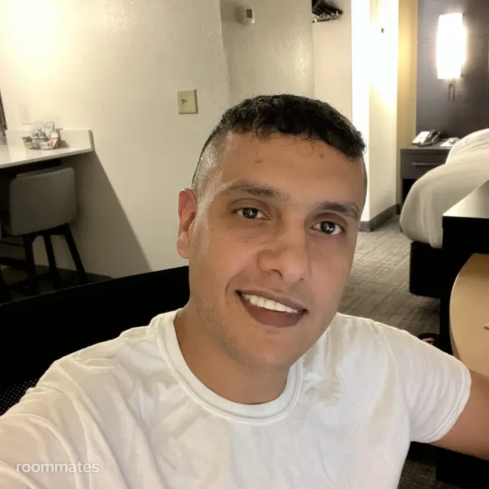 Roommate looking Las Vegas, NV, $2000
