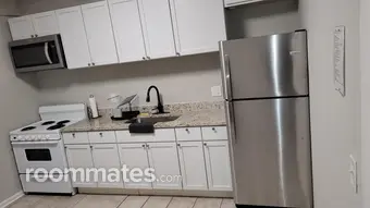 Room for rent in Macon, GA $800, house