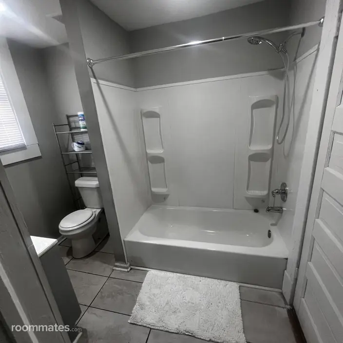 Room for rent in Macon, GA $800, house