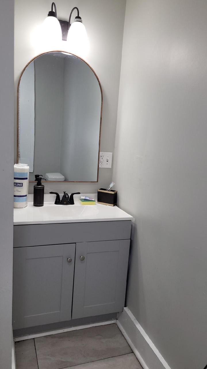 Profile photo 9 of 10