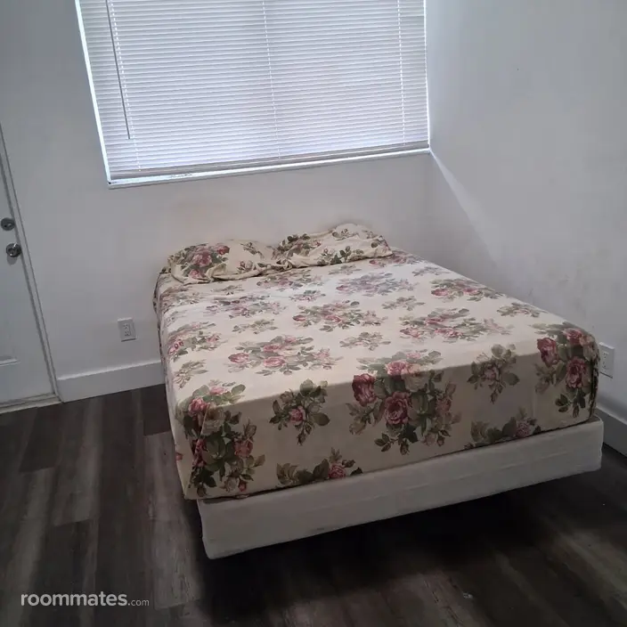 Room for rent in North Miami Beach, FL $750, apartment