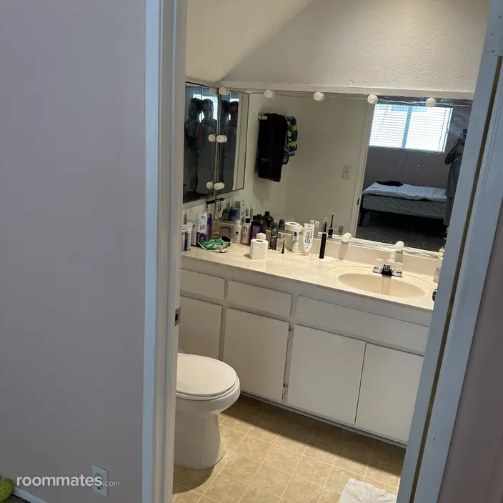 Room for rent in Los Angeles, CA $1067, apartment