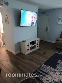 Roommate looking Lake Park, FL, $800