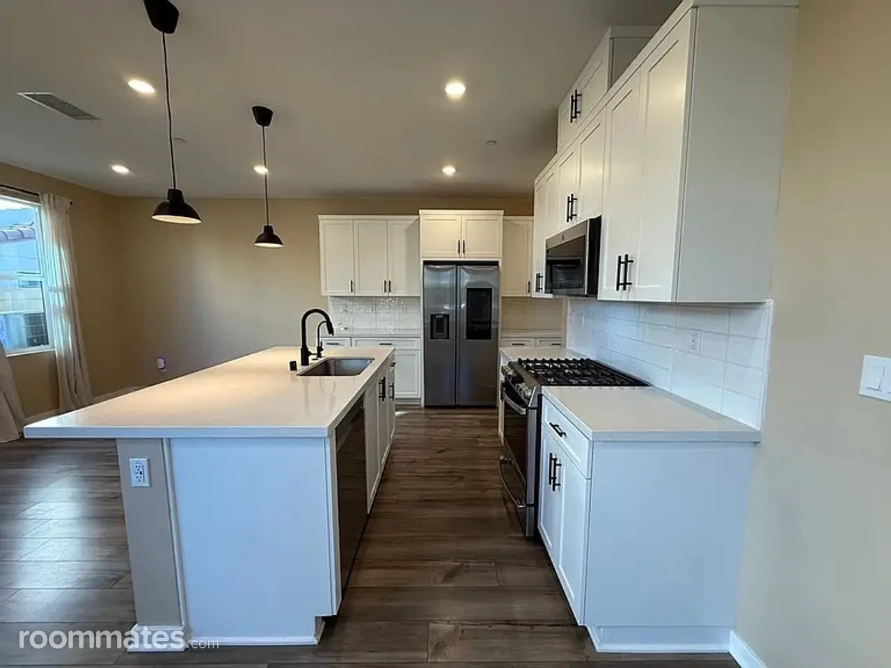 Profile photo 3 of 10