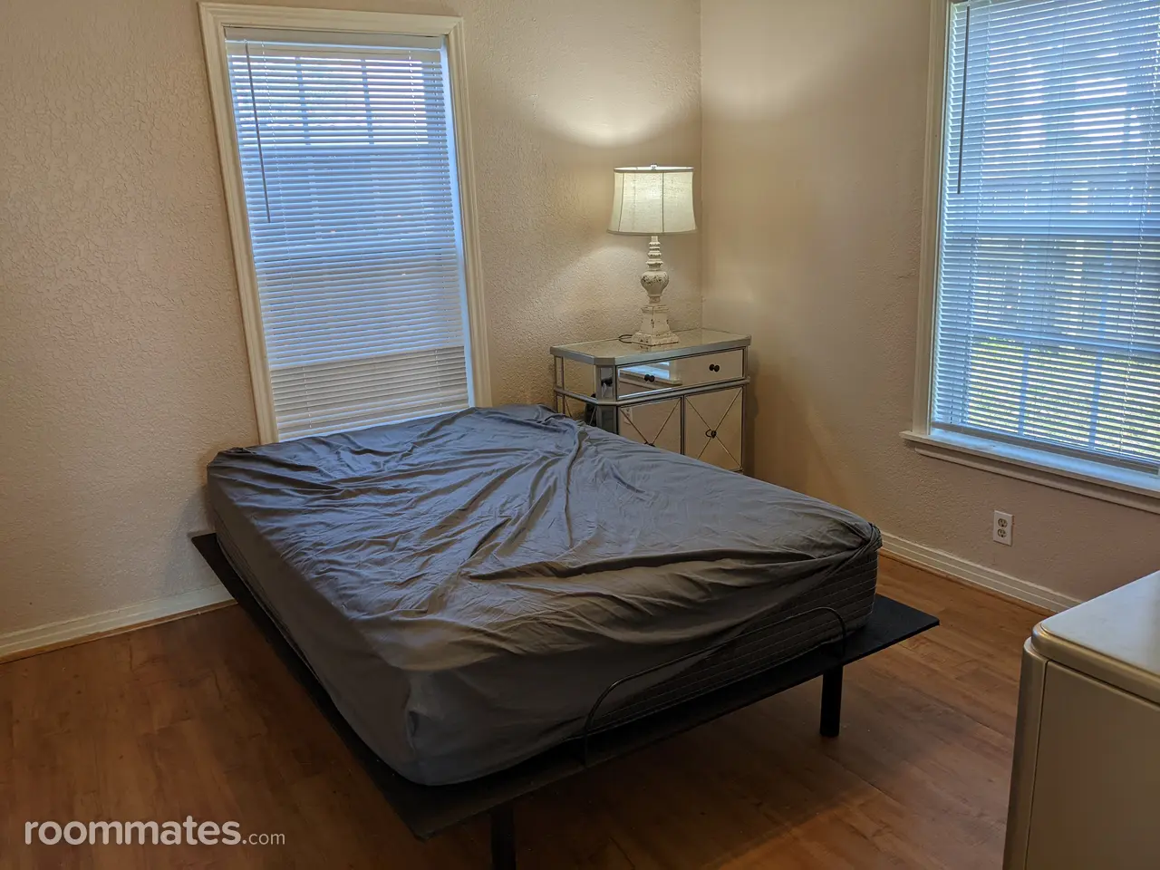 Profile photo 10 of 12