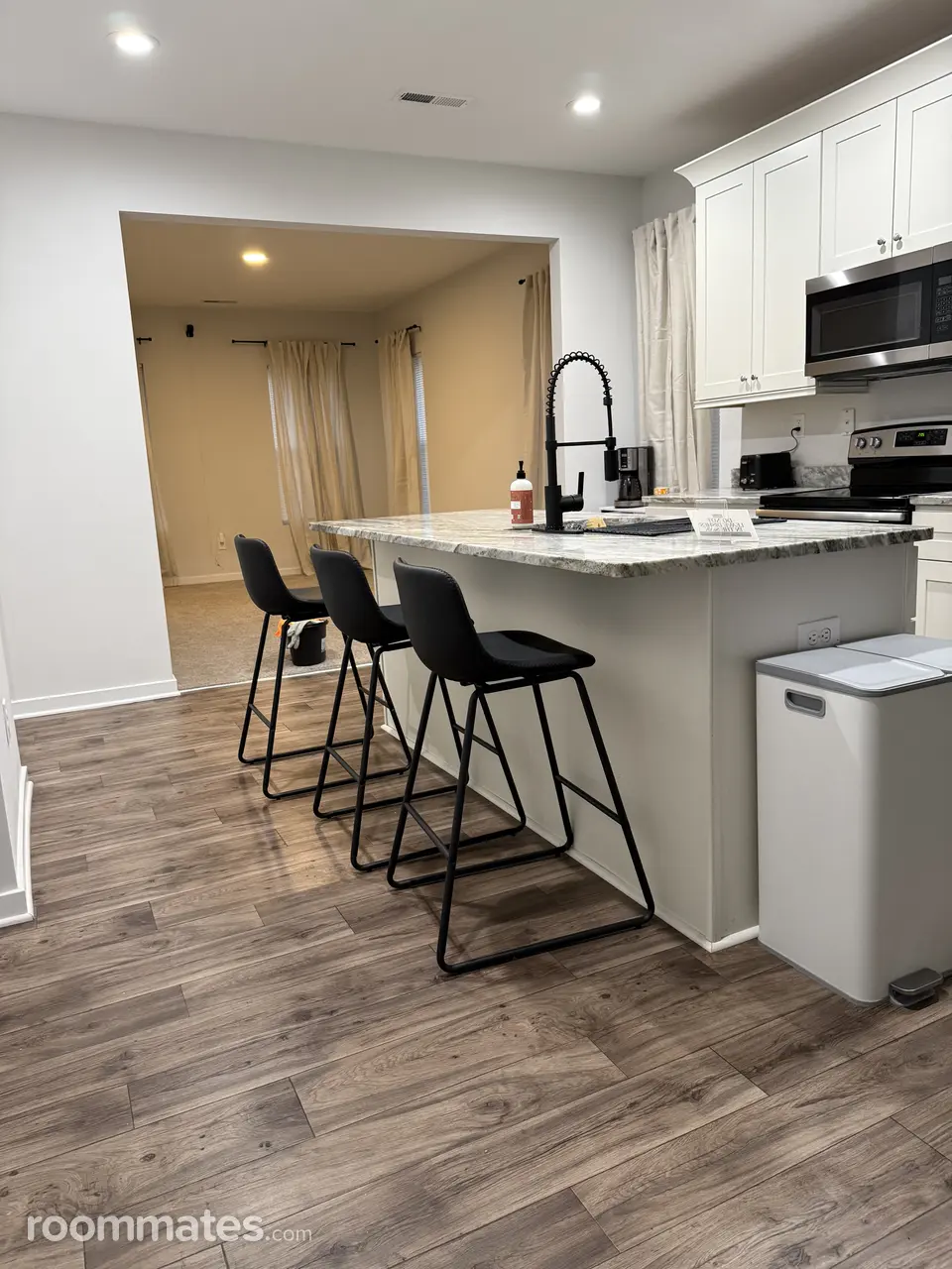 Profile photo 6 of 11