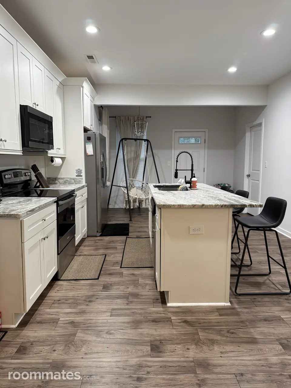 Profile photo 6 of 11