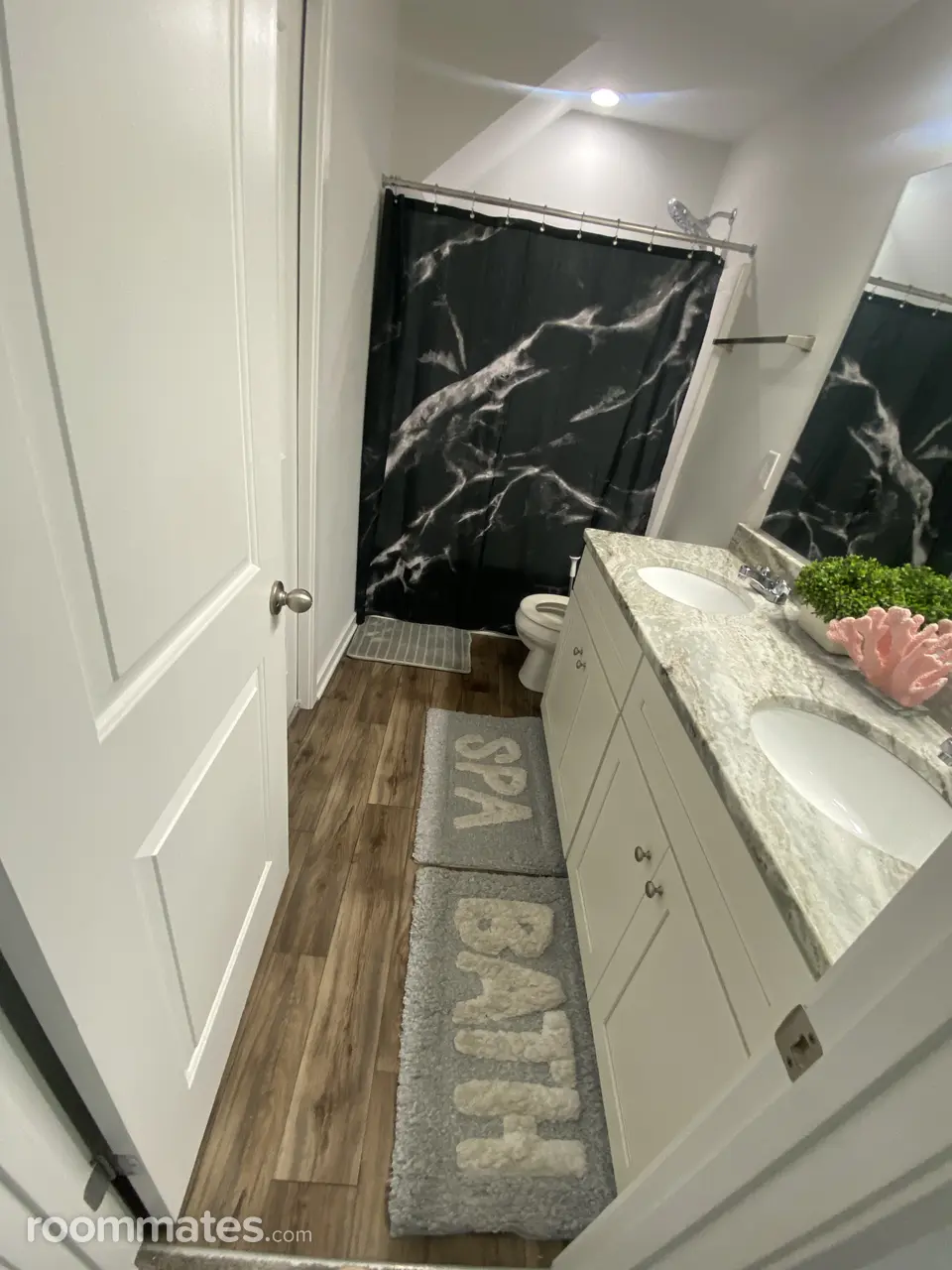 Profile photo 4 of 11