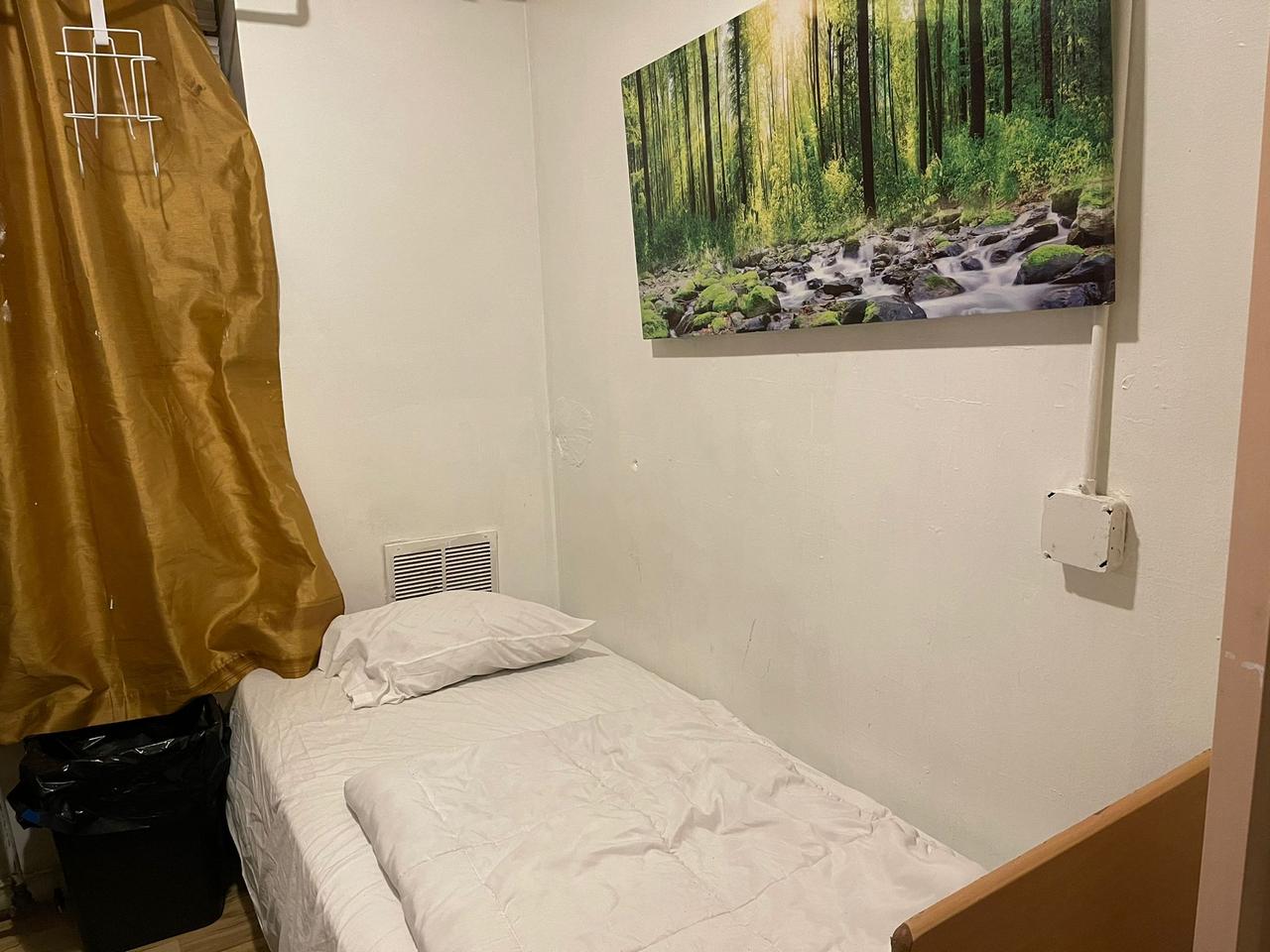 Profile photo 3 of 6