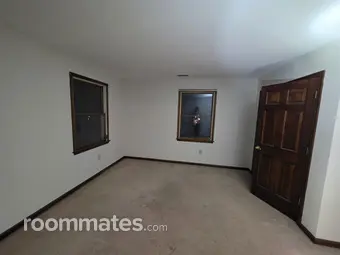 Room for rent in Mount Laurel, NJ $1000, house