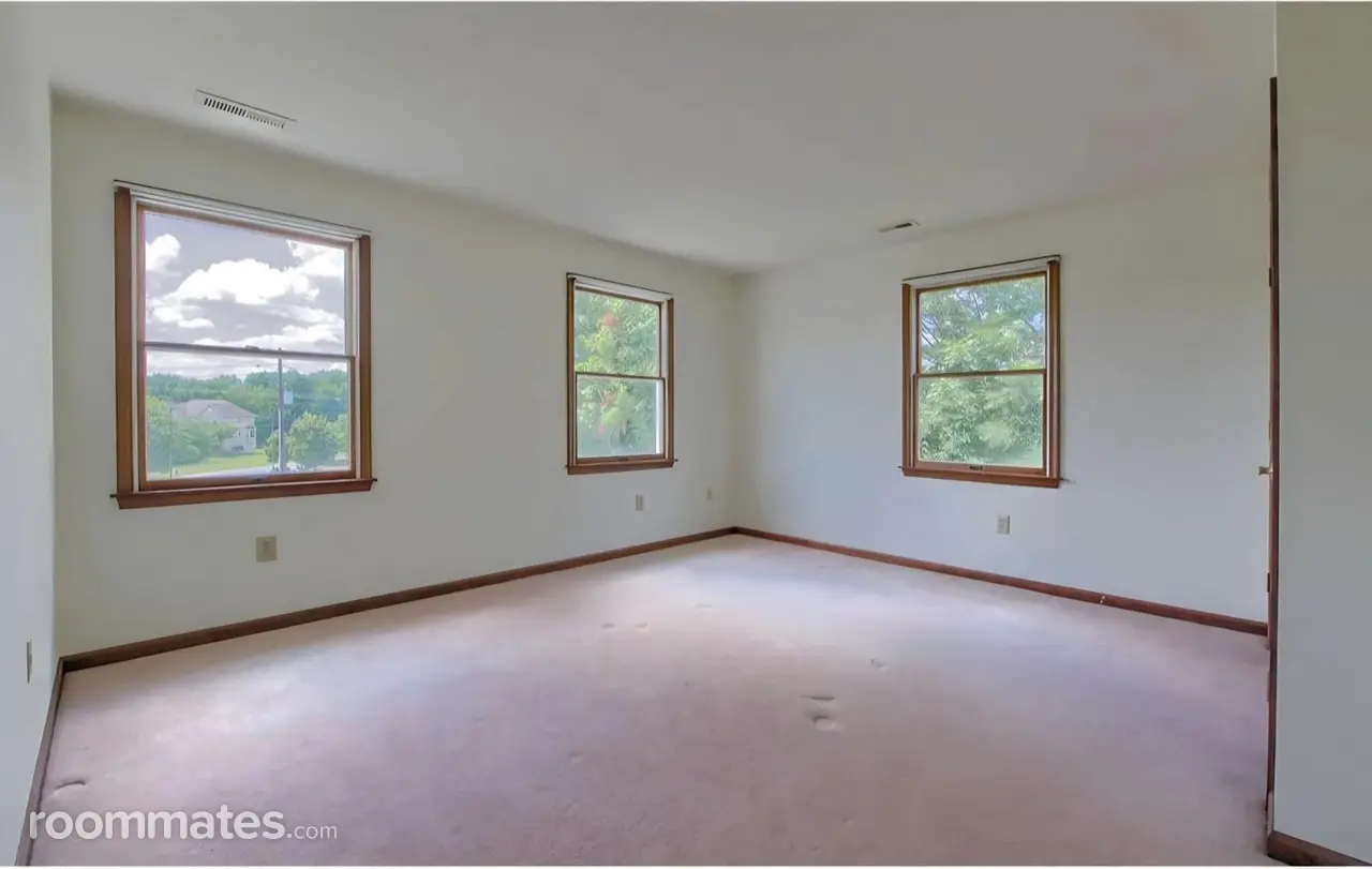 Profile photo 1 of 2