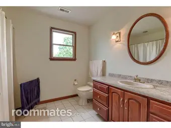 Room for rent in Mount Laurel, NJ $1000, house