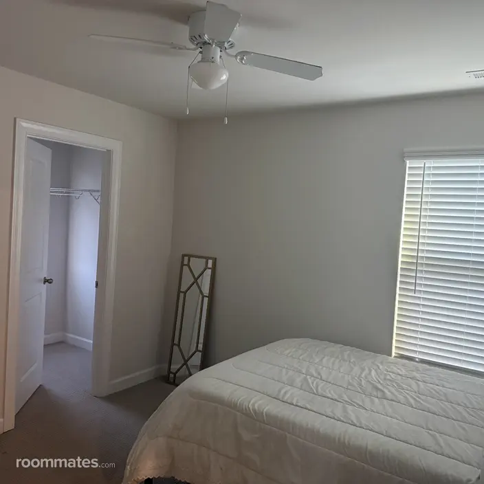 Room for rent in Charlotte, NC $900, house