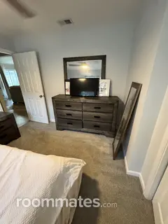 Room for rent in Jacksonville, FL $1000, house