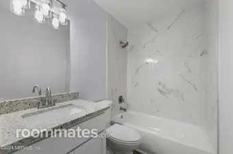 Room for rent in Jacksonville, FL $1000, house