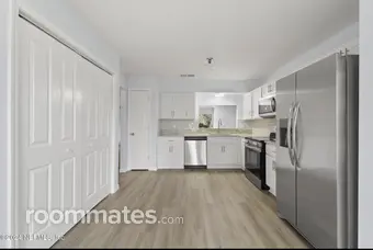 Room for rent in Jacksonville, FL $1000, house