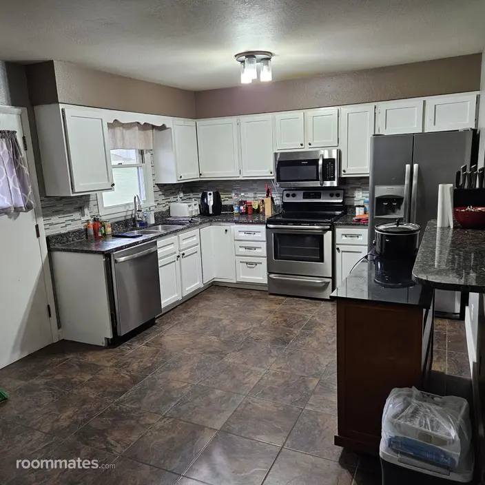 Room for rent in Dubuque, IA $450, house