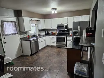 Room for rent in Dubuque, IA $500, house
