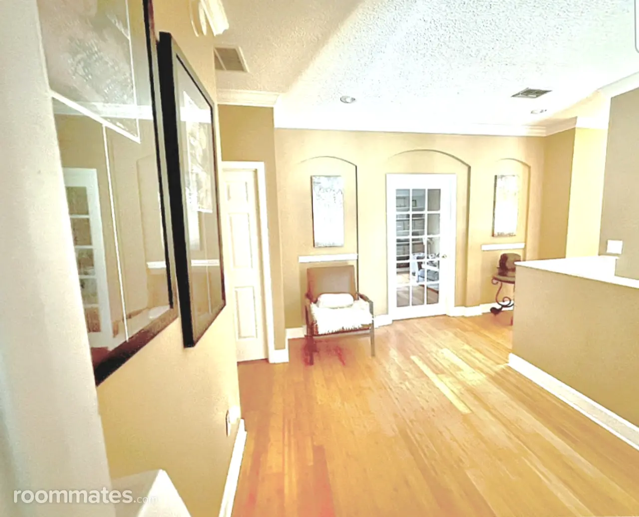 Profile photo 5 of 11