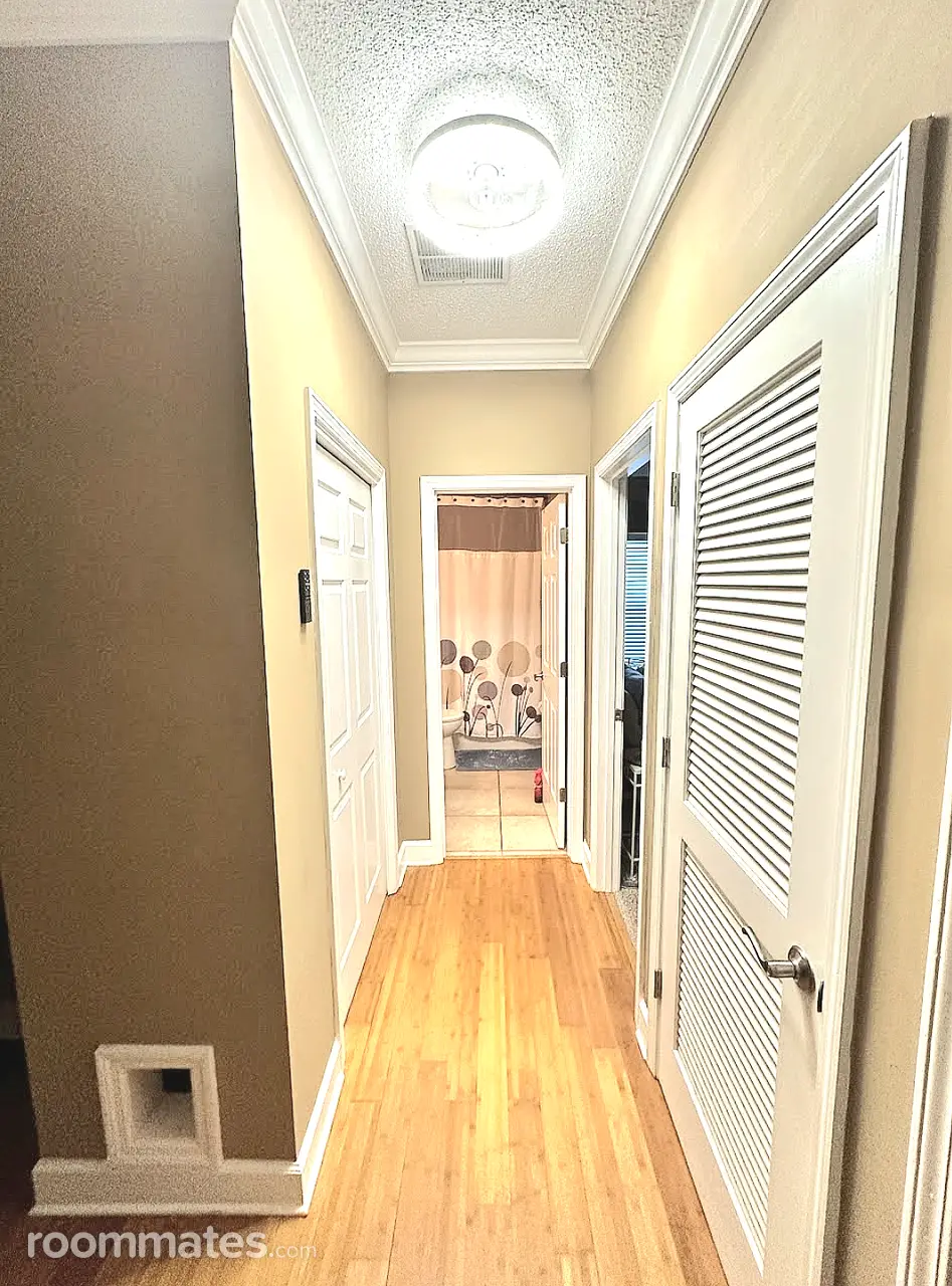 Profile photo 9 of 11