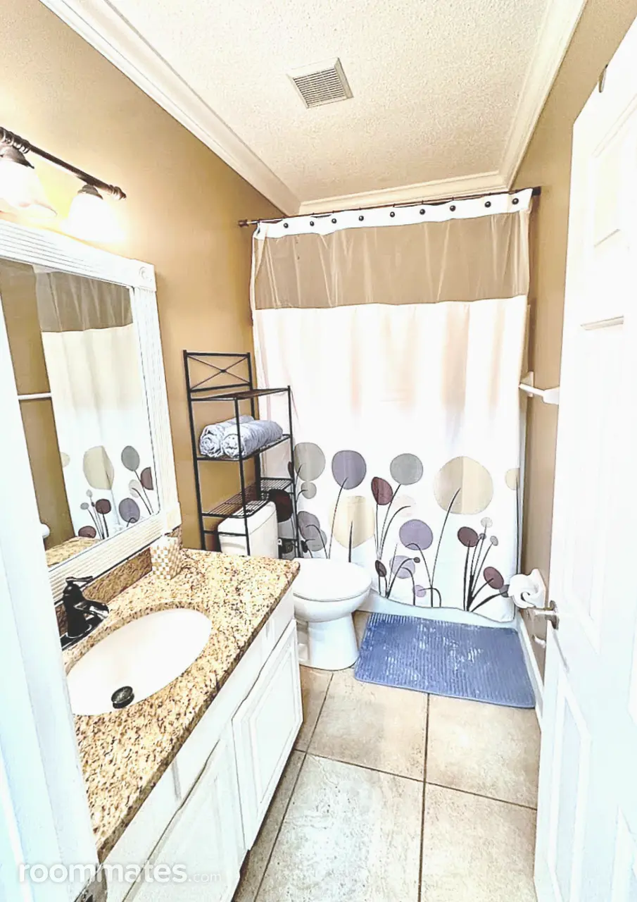 Profile photo 7 of 11