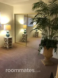Room for rent in Oxnard, CA $1000, condo