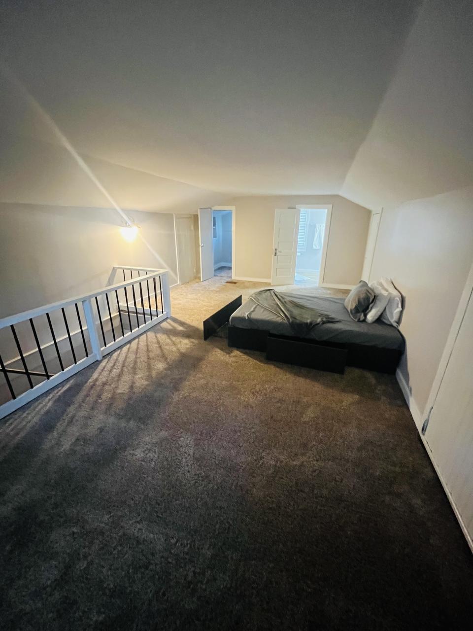 Profile photo 8 of 11