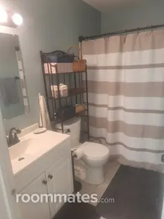 Room for rent in Alexandria, VA $950, townhouse