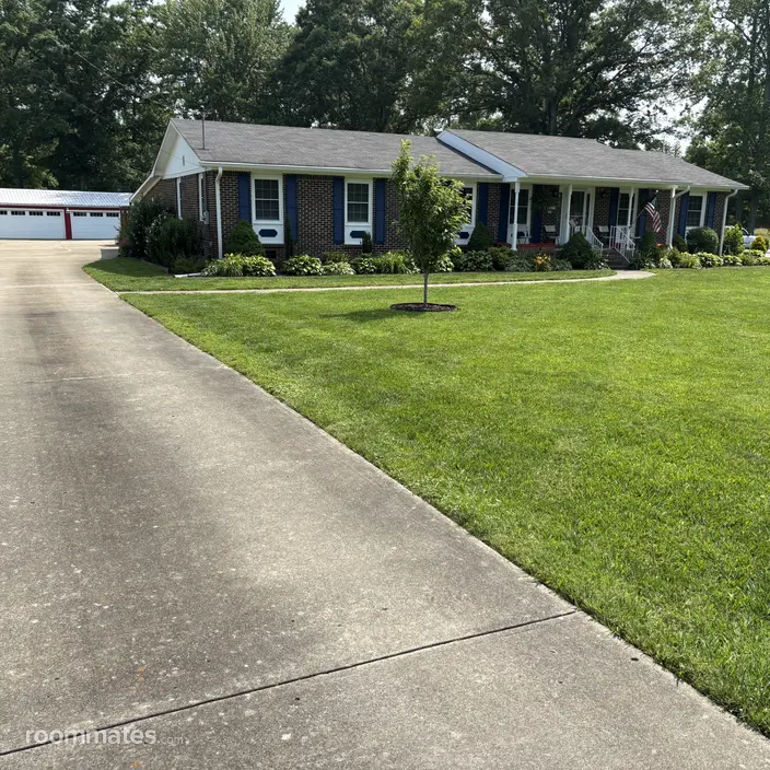 Room for rent in Fayetteville, TN $600, house