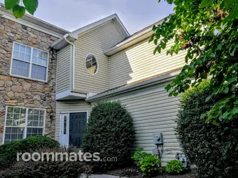 Room for rent in West Chester, PA $900, house