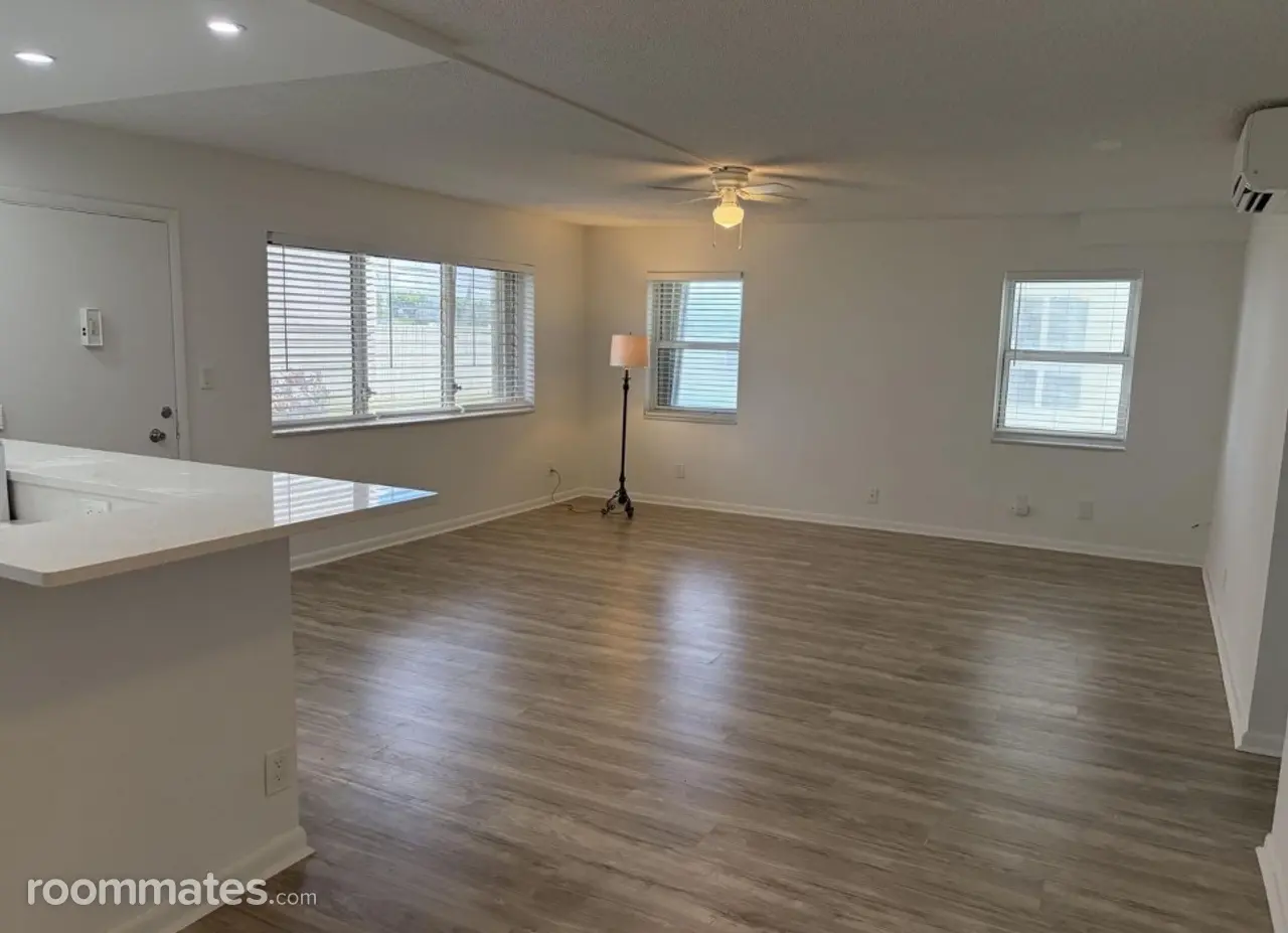 Profile photo 3 of 17