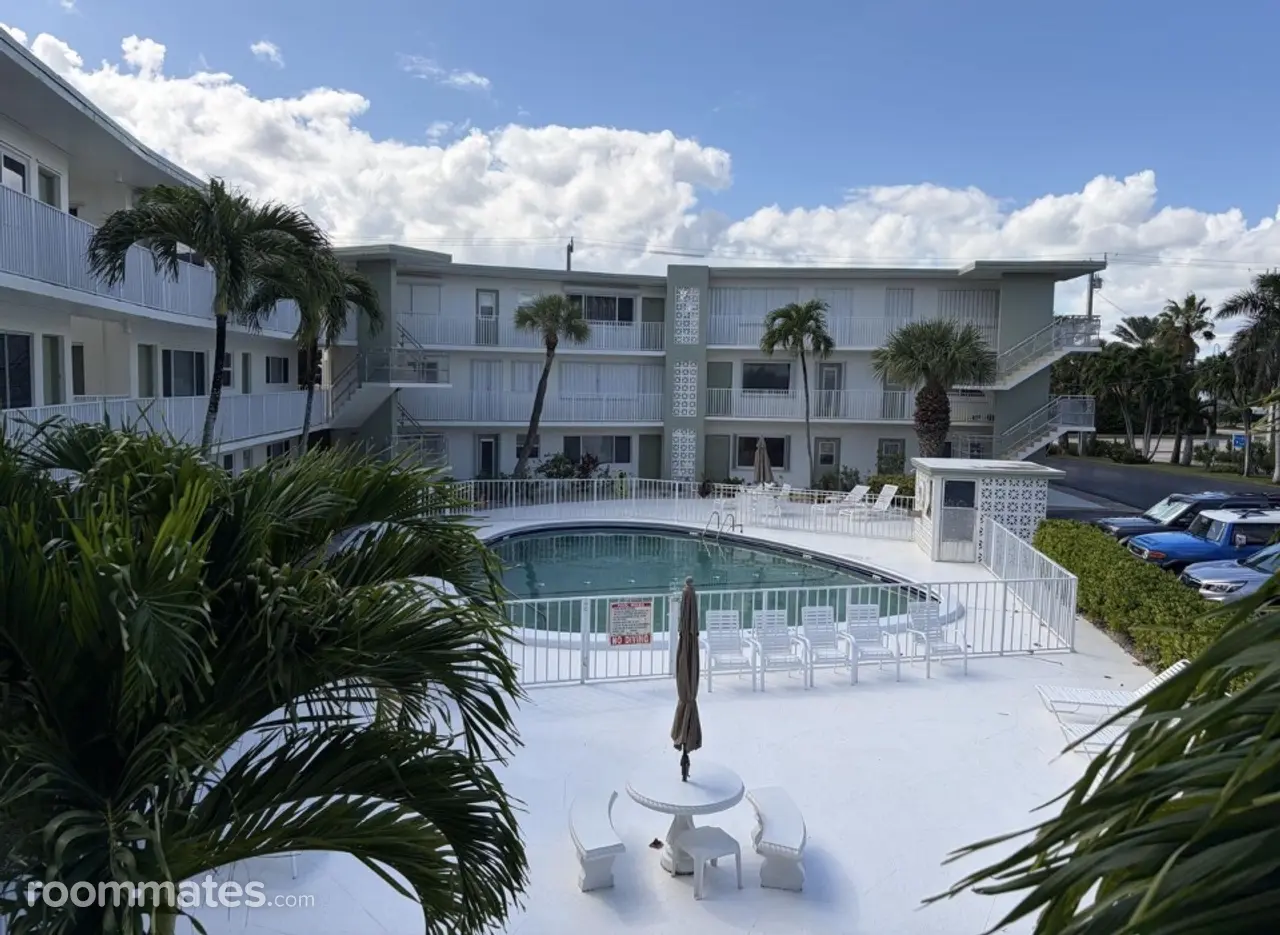 Profile photo 8 of 17