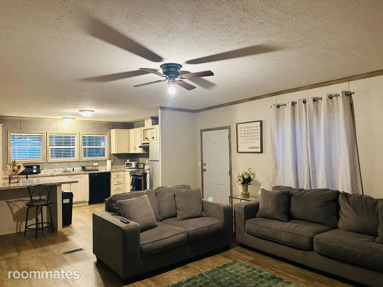 Profile photo 5 of 11