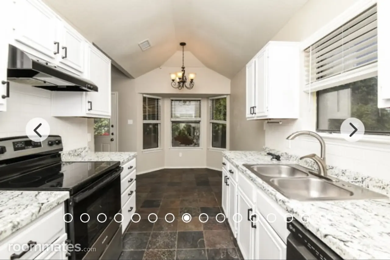 Profile photo 10 of 12